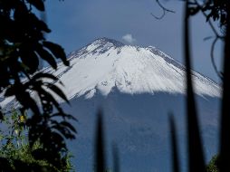 El volcán Popocatépetl amanece este miércoles 19 de marzo con una capa de nieve.  NTX / ARCHIVO