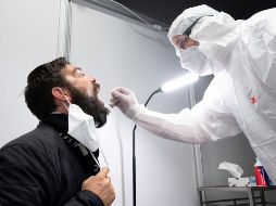 De acuerdo con el informe del gobierno capitalino, se realizaron 2 mil 211 test de los cuales salieron 91.81 % negativos y positivos 8.19 porciento. AP / S. Kahnert