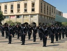 Pablo Lemus tomó la protesta de ley a los elementos de la Generación 116 de la Academia de Formación Policial. ESPECIAL /
