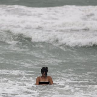 Diputado propone abrir playa nudista en Sinaloa