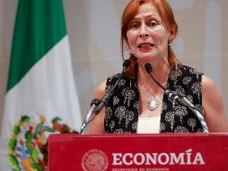 Fotografía de archivo de la secretaria de Economía, Tatiana Clouthier, durante una rueda de prensa en la Ciudad de México. EFE/ARCHIVO