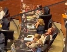La senadora de la República por Morena, Soledad Luévano, fue vista durmiendo en sesión del pleno. ESPECIAL