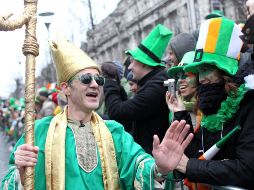 Las calles de Irlanda se vestirán de verde por cuatro días seguidos, después de que la tradicional fiesta se pusiera en pausa por restricciones de COVID-19. AFP/ARCHIVO