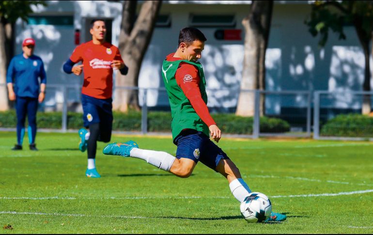 Sebastián Pérez Bouquet se perfila como una de las principales promesas del Guadalajara con tan sólo 18 años de edad. TWITTER/@chivas