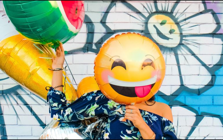 Académicos explicaron que la felicidad “implica saber quiénes somos y qué nos hace felices”. ESPECIAL/Photo by Lidya Nada on Unsplash.