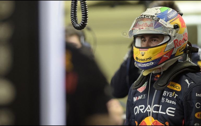 El piloto mexicano Sergio Pérez (Red Bull) fue séptimo este viernes en los entrenamientos libres para el Gran Premio de Baréin. AFP / M. Mahdi