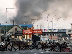 A pesar de los diversos intentos por frenar los ataques de la milicia rusa, las principales ciudades de ucranianas son bombardeadas. AFP/F. Senna