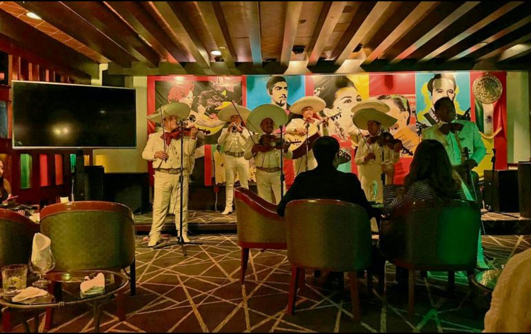 Bar Jorongo. La fiesta no se detiene en este bar, donde la música y la buena comida son invitadas a la mesa. Cortesía