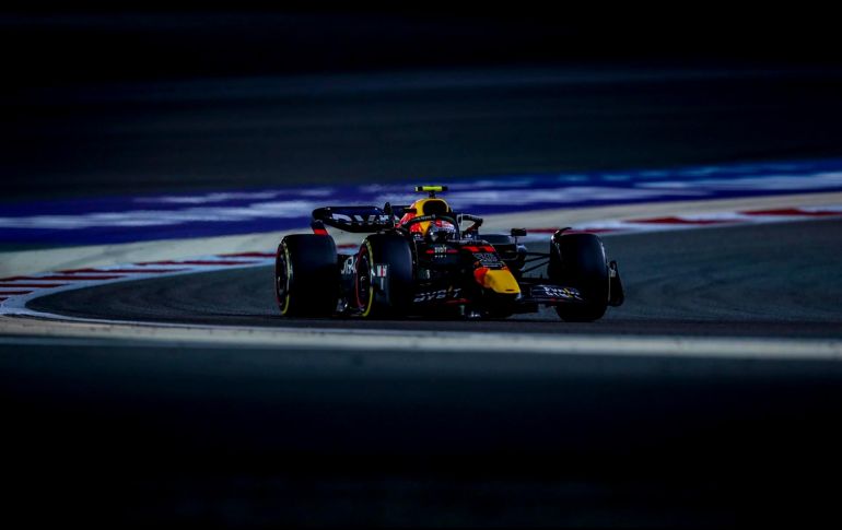 “Checo” explicó qué fue lo que pasó con su auto en esta que fue la primera carrera de la Temporada 2022 del “Gran Circo”. EFE / A. Haider