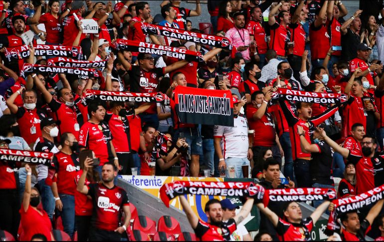 La afición rojinegra fue inmensa mayoría, a pesar de la pobre entrada. IMAGO7