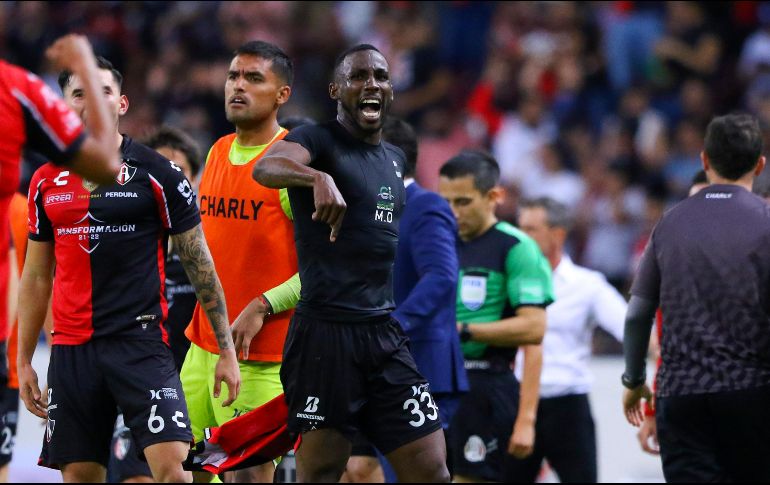 ORGULLO ROJINEGRO. Quiñones rescató así un punto para Atlas ante el archirrival de la capital jalisciense. IMAGO7