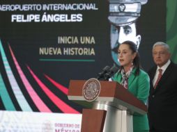 Durante el evento de entrega-recepción del AIFA, Sheinbaum agradeció a López Obrador, al Ejército Mexicano y a los ciudadanos que participaron en la consulta popular para cancelar el aeropuerto de Texcoco. SUN / J. Boites