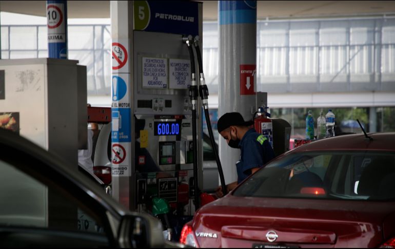 En enero, el IEPS a gasolinas dejó una recaudación de 11 mil 315 millones de pesos. EL INFORMADOR/Archivo