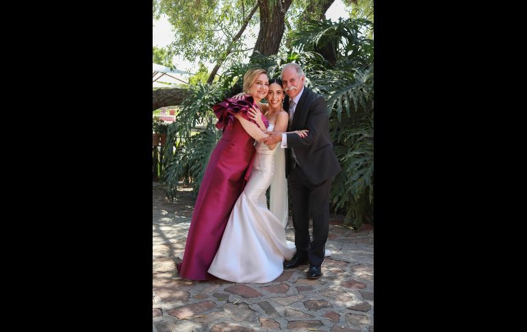 Carmen Hoyos, Estefanía Sánchez y Marcos Sánchez. GENTE BIEN JALISCO/Antonio Martínez