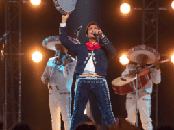 La producción de TelevisaUnivision es una serie basada en la obra periodística “El último rey