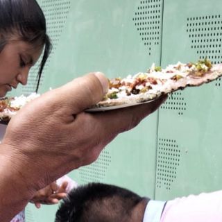 AMLO, a favor de que se vendan tlayudas y otros antojitos en el AIFA