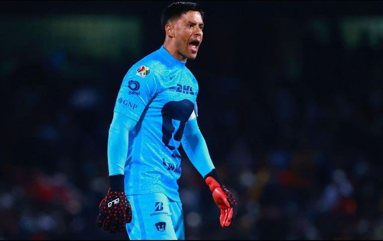 Alfredo Talavera es un futbolista surgido de la cantera de Chivas, y a pesar de que ya tenga 39 años de edad, ha demostrado que aún se encuentra en buen nivel para defender un marco importante. IMAGO7