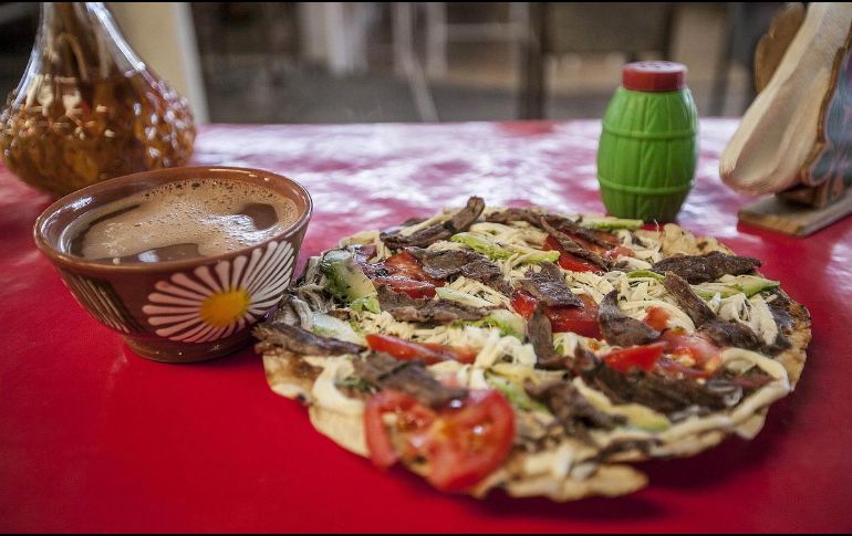 Las tlayudas son un platillo típico oaxaqueño. EL INFORMADOR / ARCHIVO