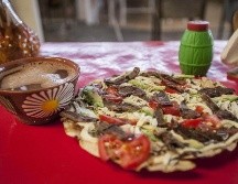 Las tlayudas son un platillo típico oaxaqueño. EL INFORMADOR / ARCHIVO