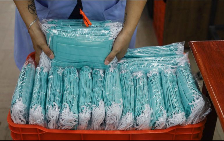 Remarcan que la recomendación de usar el cubrebocas se mantiene cuando no hay posibilidad de tener la sana distancia. NTX/ARCHIVO