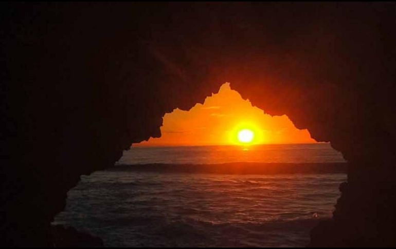 Arco de Popotla. Los atardeceres aquí son mágicos, con un encuentro entre el Sol y el mar. ESPECIAL