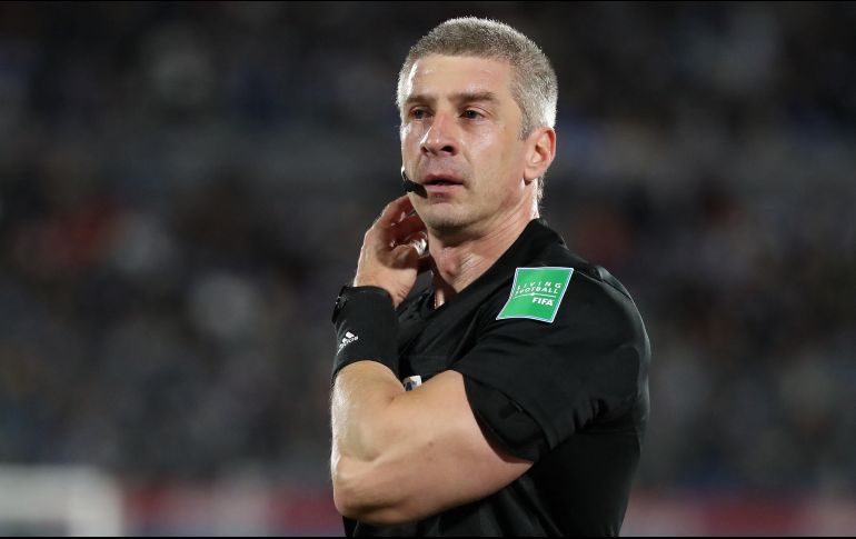 En la mira. La federación peruana espera un castigo para el árbitro Anderson Daronco. AFP/ R. Martínez