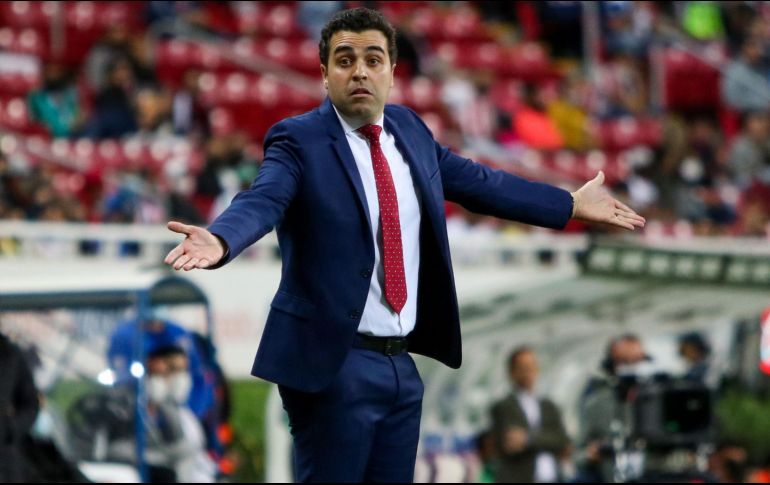 Desde que arribó al banquillo de Chivas, Marcelo Michel Leaño ha conseguido triunfos a cuentagotas, pues ha dejado escapar la ventaja en el marcador en varias ocasiones. IMAGO7