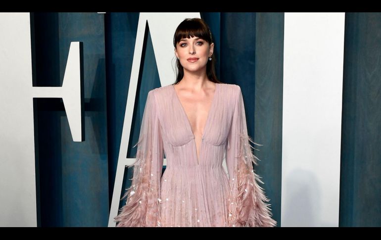 La alfombra azul del evento organizado por Vainity Fair posterior a los Oscar 2022 contó con la presencia de infinidad de celebridades y atuendos más arriesgados. AP/ Evan Agostini