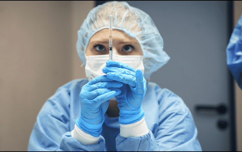 Las personas inmunocomprometidas que ya recibieron cuatro inyecciones, con la última hace al menos cuatro meses, ahora son elegibles para una quinta dosis. AP / ARCHIVO