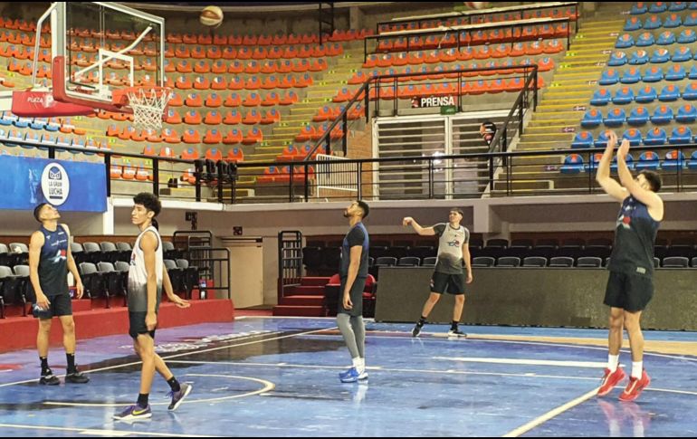 Tres semanas de entrenamientos tuvo Astros para preparar su debut en CIBACOPA. EL INFORMADOR/M. Navarro