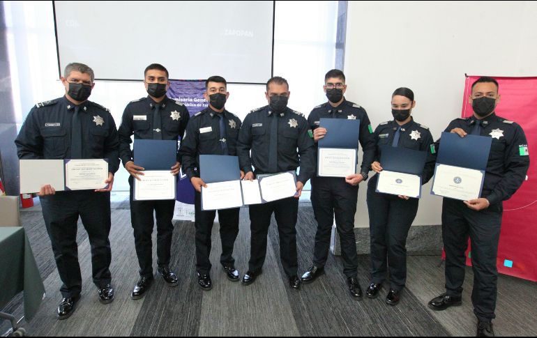 El reconocimiento, coincidieron el comisario de la Policía de Zapopan y el alcalde, Juan José Frangie, representa una motivación para seguir trabajando. EL INFORMADOR/A. Camacho