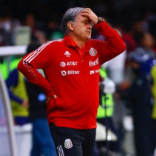 "Si no tiene salud, que se haga a un lado", lanza "Piojo" Herrera sobre el "Tata"