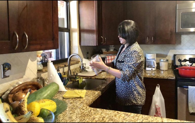 Sólo cuatro de cada 100 empleadas cuentan con algún tipo de relación laboral legal. EFE/Archivo