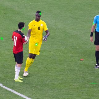 Investigarán uso de luces láser en eliminatoria Senegal vs Egipto