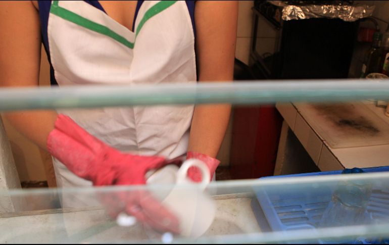 Las trabajadoras domésticas tienen en promedio 44 años, por lo que se concentran principalmente en los grupos de 30 a 44 años y 45 a 59 años. EL INFORMADOR / ARCHIVO