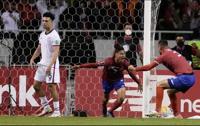 Sorpresa. Pese a no contar con varios elementos titulares, la Selección tica se impuso a la favorita Estados Unidos y está a 90 minutos de la Copa del Mundo. AP