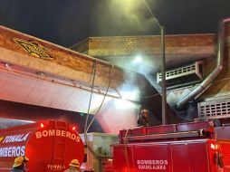 El incendio en el Mercado San Juan de Dios se registró esta madrugada. ESPECIAL