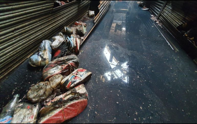 Imagen de las afectaciones en el Mercado San Juan de Dios tras el incendio. EL INFORMADOR / A. Navarro