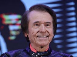 Raphael escribió en su cuenta que se encuentra bien de salud y agradeció a sus fans por el apoyo. EFE / ARCHIVO