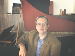 Raúl Moncada comparte que tiene una beca para tocar toda la obra de Johann Sebastian Bach para clavecín. ESPECIAL