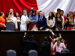 La diputada María Clemente caminó hacia la curul de la presidencia y tomó el Pleno; más tarde, anunció que dejaría Morena y se volverá independiente. SUN/D. Sánchez