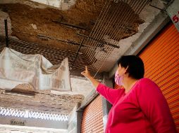 Patricia, quien vende en el Mercado Dionisio Rodríguez desde hace 40 años, señaló que ve riesgo de colapso en el inmueble. EL INFORMADOR / G. GALLO