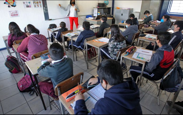 El titular de la SEJ, Juan Carlos Flores, afirmó que este proyecto para brindar educación bilingüe a jóvenes jaliscienses tendrá un impacto directo para más de 35 mil alumnos de nivel básico y medio superior. EL INFORMADOR / ARCHIVO