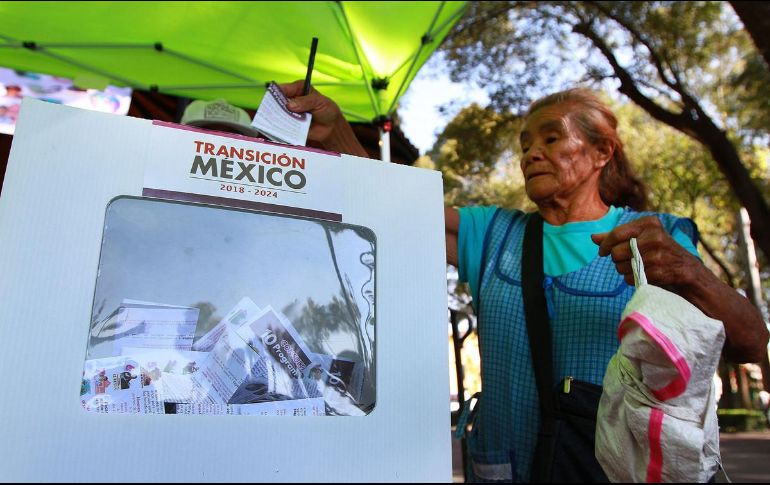 El INE estará en condiciones de anunciar las tendencias de la votación de la revocación de mandato la misma noche del domingo. NTX / ARCHIVO