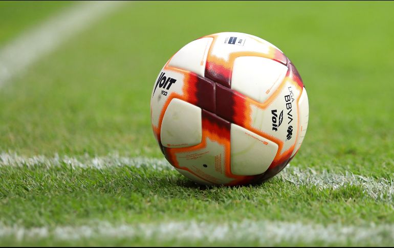 El mexicano Santiago Giménez le dio la victoria a Cruz Azul sobre el campeón Atlas; Chivas no jugó este fin de semana. IMAGO7