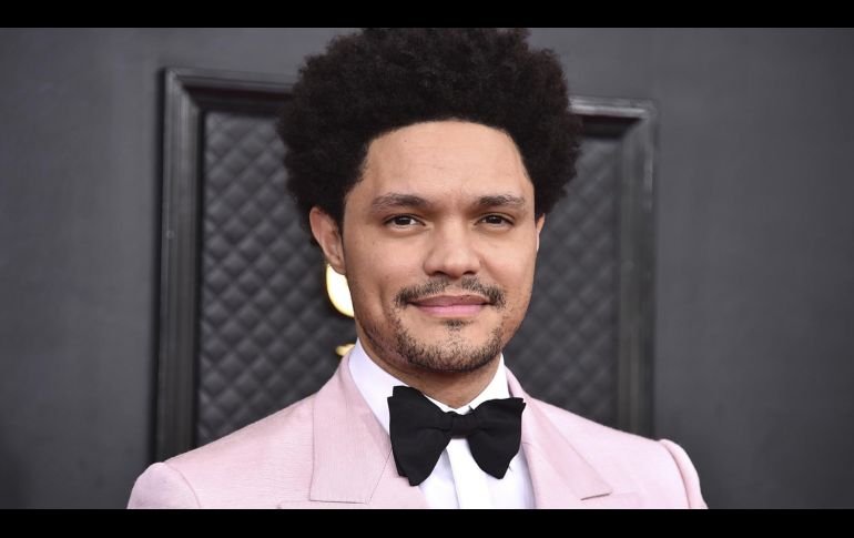 El presentador de televisión sudafricano fue elegido para conducir los Grammy 2022. AP/ Jordan Strauss