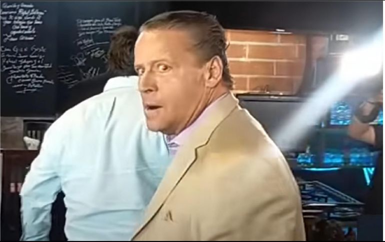 Tras el penoso incidente, usuarios de redes sociales reaccionaron con memes. ESPECIAL