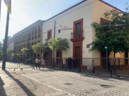 Elementos policiales se encuentran en los alrededores del Congreso de Jalisco. EL INFORMADOR / J. Baumgarten