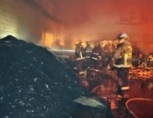 Se incendian tres bodegas en Parque Industrial en Tlaquepaque