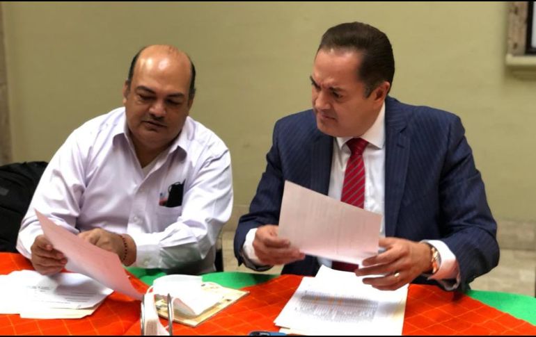 El tesorero, Iván Antonio Peña Rocha (der) refirió que para respetar el debido proceso, no puede hacer públicos los nombres de los grandes deudores. EL INFORMADOR / R. Rivas